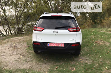 Внедорожник / Кроссовер Jeep Cherokee 2015 в 