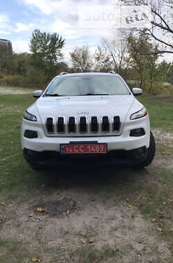 Внедорожник / Кроссовер Jeep Cherokee 2015 в 