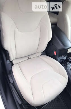 Внедорожник / Кроссовер Jeep Cherokee 2015 в 