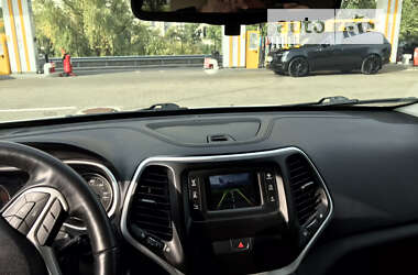 Внедорожник / Кроссовер Jeep Cherokee 2015 в 