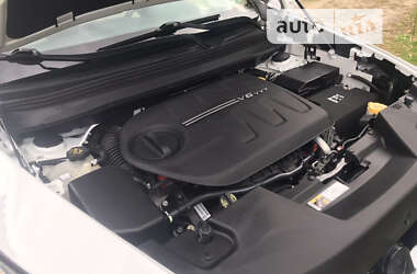 Внедорожник / Кроссовер Jeep Cherokee 2015 в 