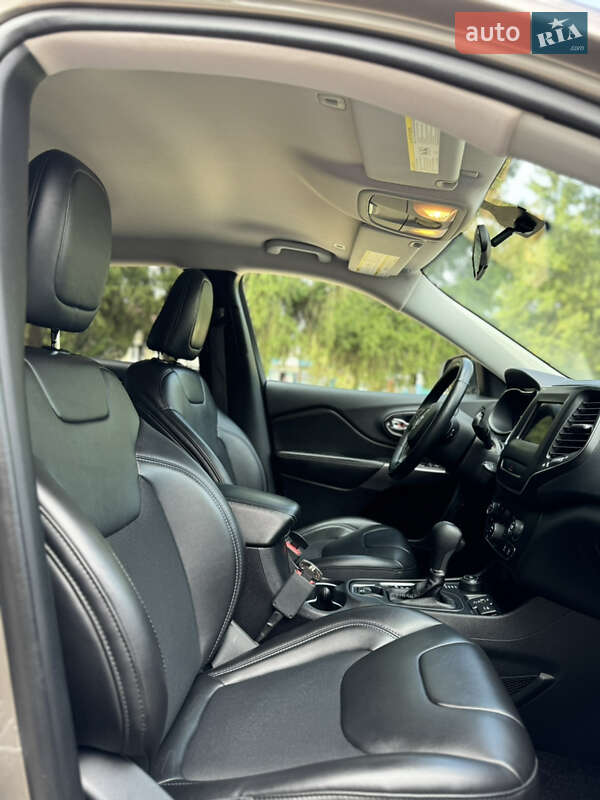 Позашляховик / Кросовер Jeep Cherokee 2018 в Києві