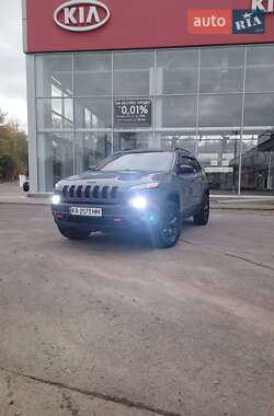 Внедорожник / Кроссовер Jeep Cherokee 2014 в 