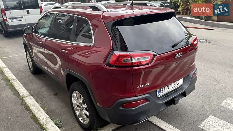 Внедорожник / Кроссовер Jeep Cherokee 2015 в Киеве