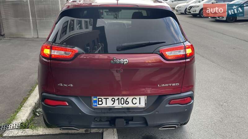 Внедорожник / Кроссовер Jeep Cherokee 2015 в Киеве