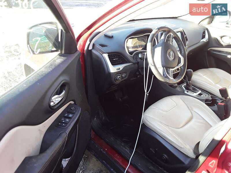 Внедорожник / Кроссовер Jeep Cherokee 2015 в Киеве