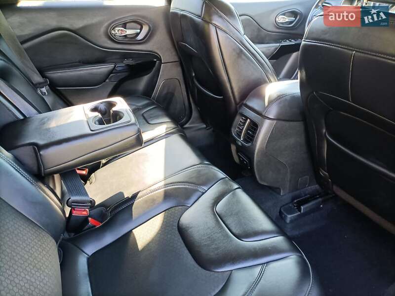 Внедорожник / Кроссовер Jeep Cherokee 2019 в Василькове фото 13 Внедорожник / Кроссовер Jeep Cherokee 2019 в Василькове