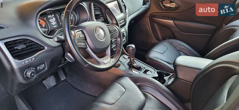 Позашляховик / Кросовер Jeep Cherokee 2021 в Києві