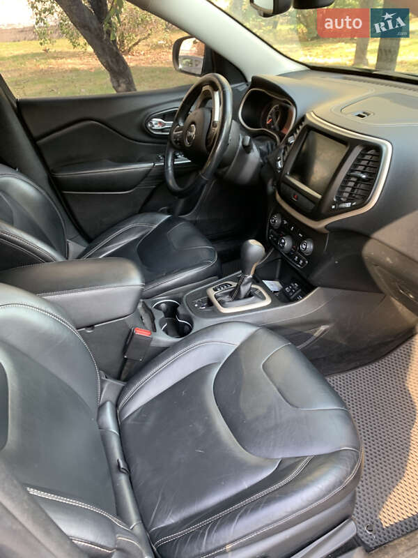 Позашляховик / Кросовер Jeep Cherokee 2013 в Полтаві фото 13 Позашляховик / Кросовер Jeep Cherokee 2013 в Полтаві