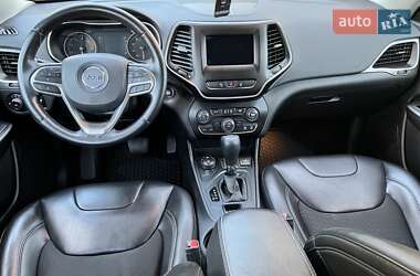 Позашляховик / Кросовер Jeep Cherokee 2020 в 