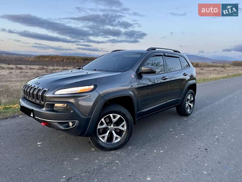 Внедорожник / Кроссовер Jeep Cherokee 2014 в Мукачево