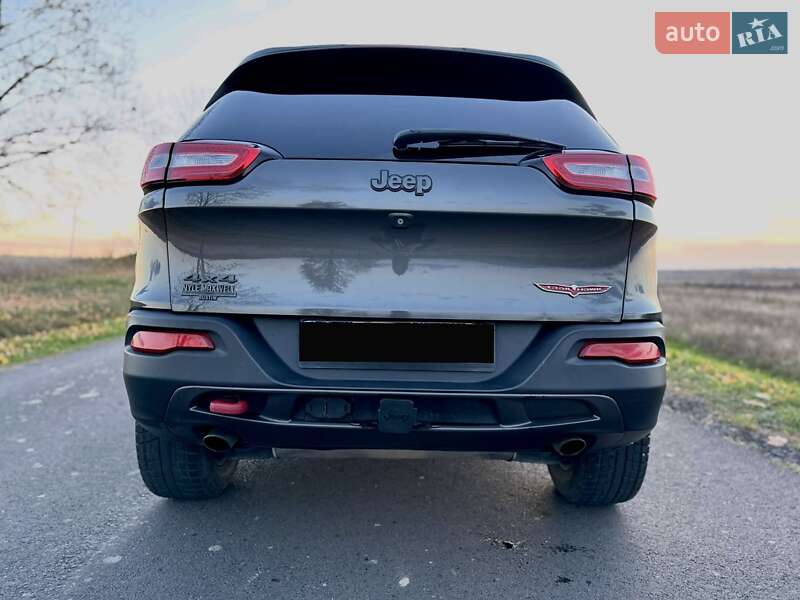 Внедорожник / Кроссовер Jeep Cherokee 2014 в Мукачево