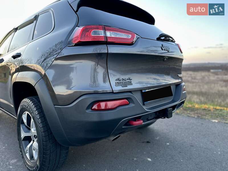 Внедорожник / Кроссовер Jeep Cherokee 2014 в Мукачево