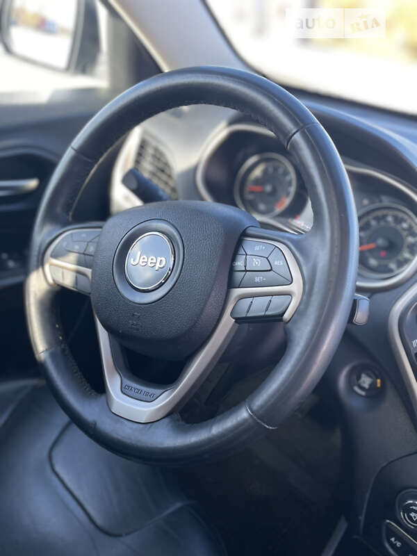 Внедорожник / Кроссовер Jeep Cherokee 2015 в Киеве фото 15 Внедорожник / Кроссовер Jeep Cherokee 2015 в Киеве