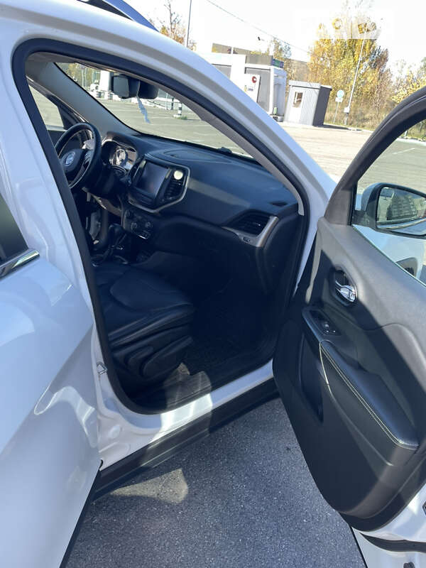 Внедорожник / Кроссовер Jeep Cherokee 2015 в Киеве фото 30 Внедорожник / Кроссовер Jeep Cherokee 2015 в Киеве