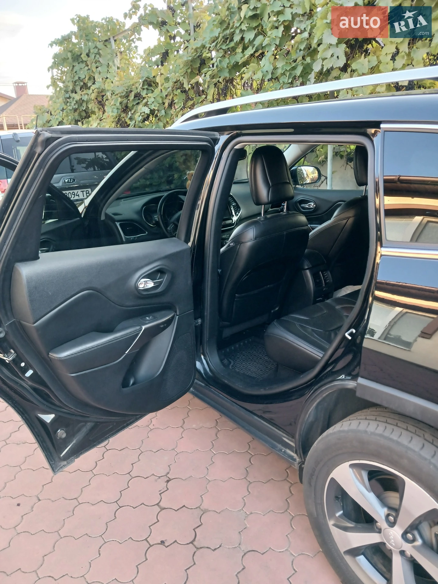 2019 Jeep Cherokee - мініатюра 9