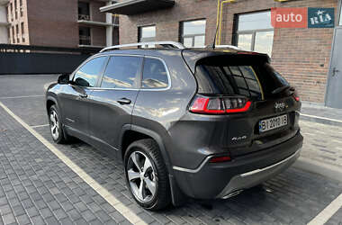 Позашляховик / Кросовер Jeep Cherokee 2021 в 