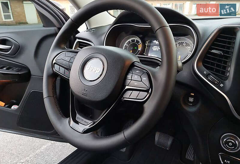 Позашляховик / Кросовер Jeep Cherokee 2019 в Києві