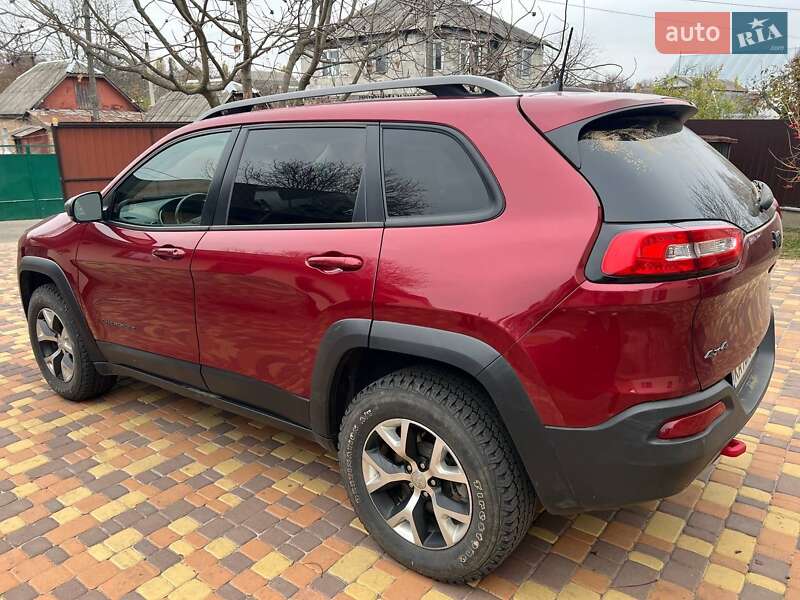 Внедорожник / Кроссовер Jeep Cherokee 2015 в Киеве