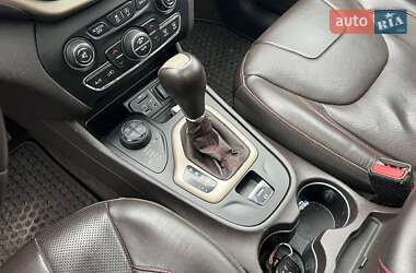 Внедорожник / Кроссовер Jeep Cherokee 2015 в 