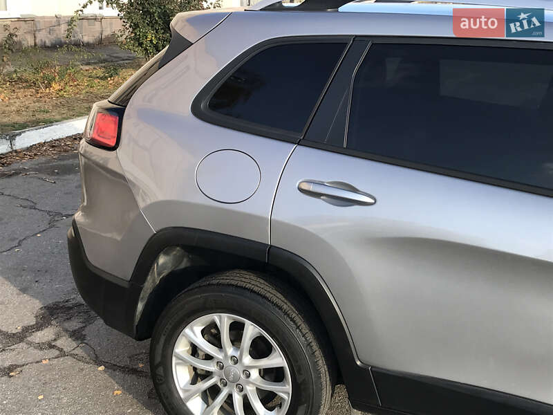 Позашляховик / Кросовер Jeep Cherokee 2019 в Києві