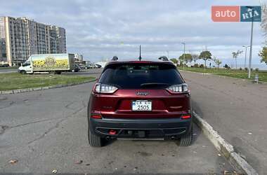 Внедорожник / Кроссовер Jeep Cherokee 2019 в 