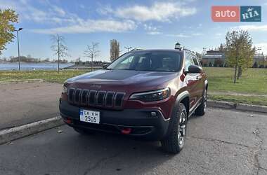 Внедорожник / Кроссовер Jeep Cherokee 2019 в 