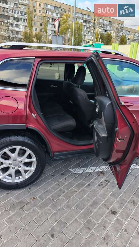 Внедорожник / Кроссовер Jeep Cherokee 2015 в Днепре