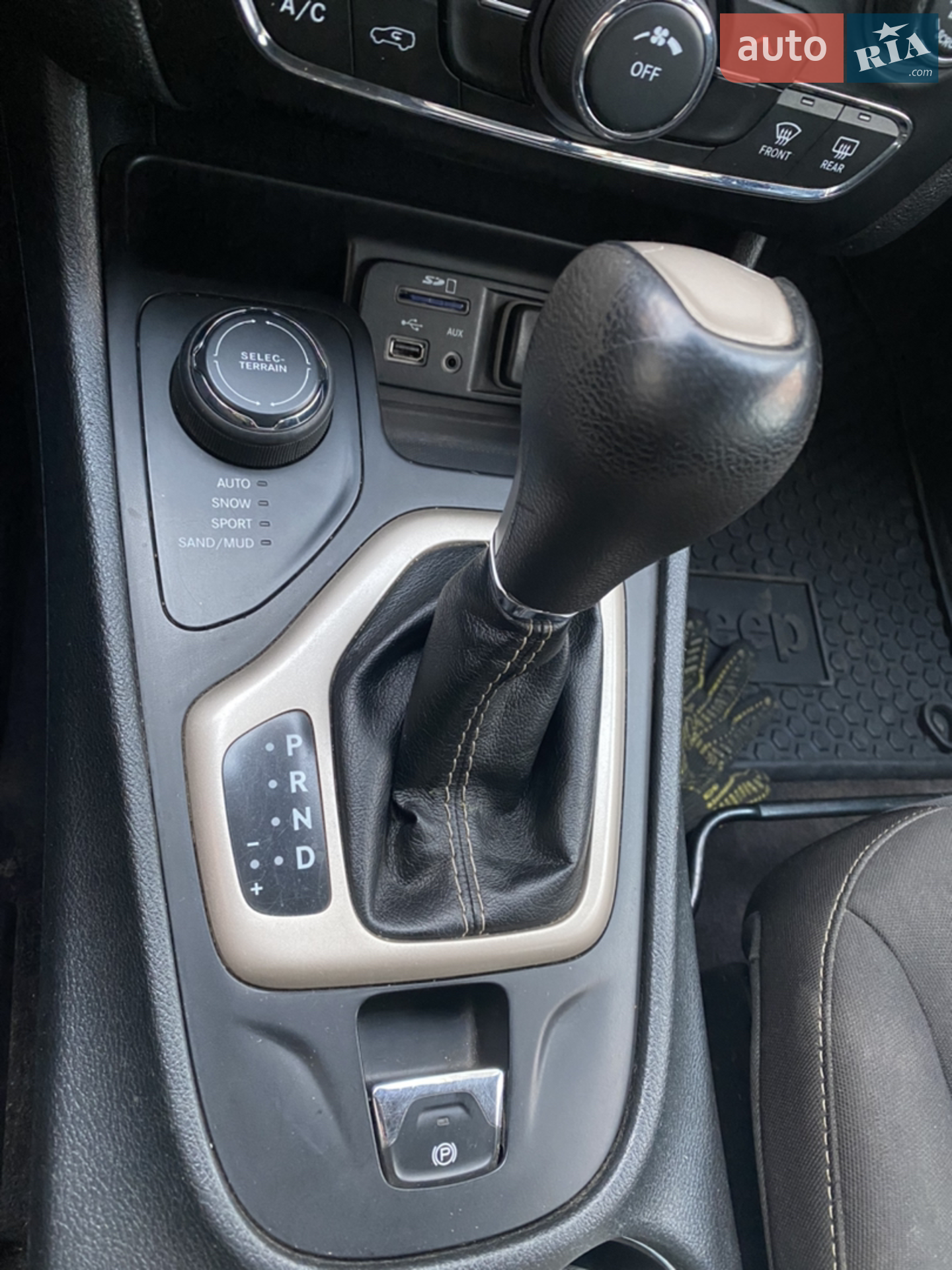 2016 Jeep Cherokee - мініатюра 4