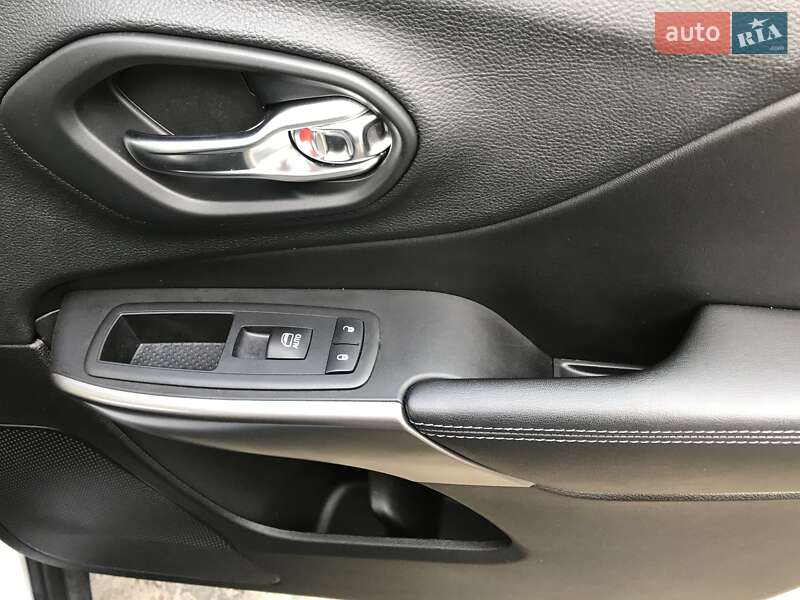 Внедорожник / Кроссовер Jeep Cherokee 2018 в Львове фото 21 Внедорожник / Кроссовер Jeep Cherokee 2018 в Львове