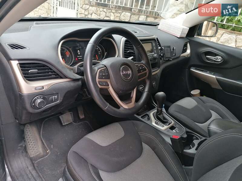 Позашляховик / Кросовер Jeep Cherokee 2016 в Києві