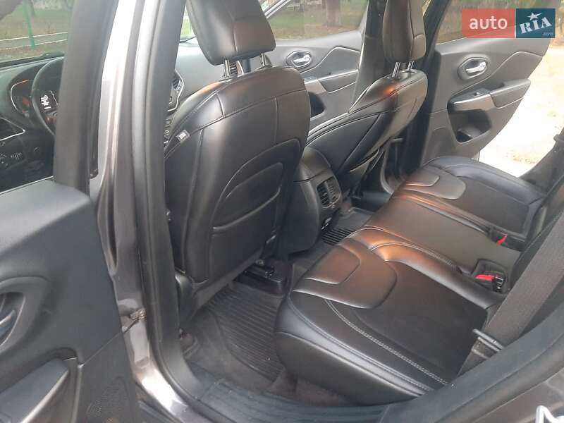 Внедорожник / Кроссовер Jeep Cherokee 2018 в Благовещенском