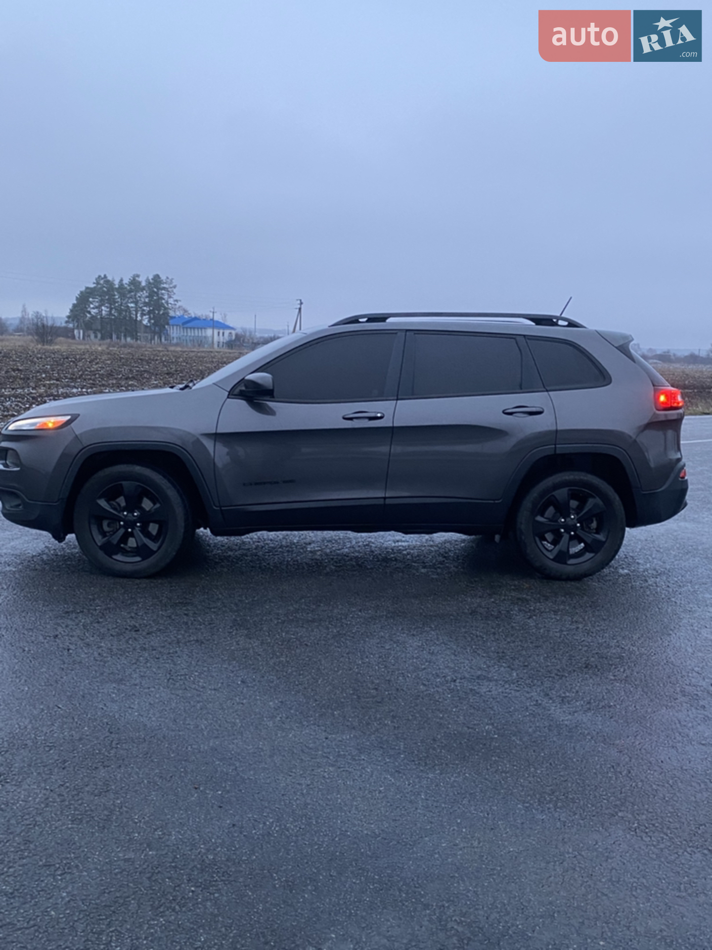2017 Jeep Cherokee - мініатюра 3