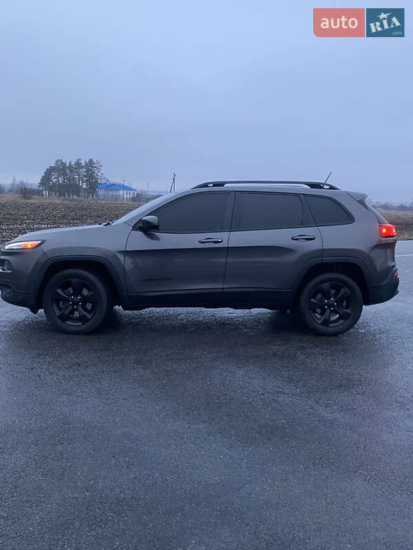 Внедорожник / Кроссовер Jeep Cherokee 2017 в Ромнах