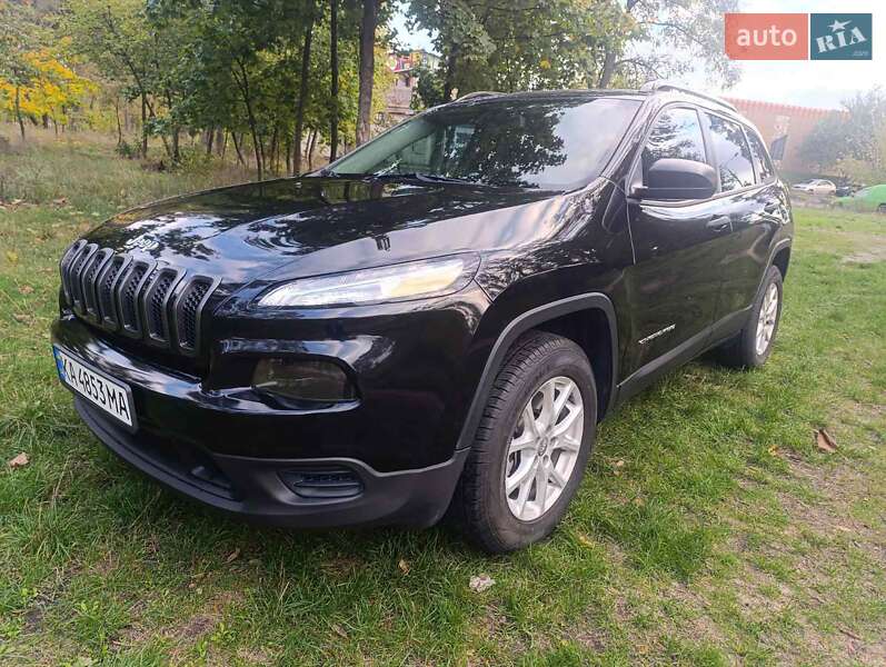 Внедорожник / Кроссовер Jeep Cherokee 2015 в Киеве