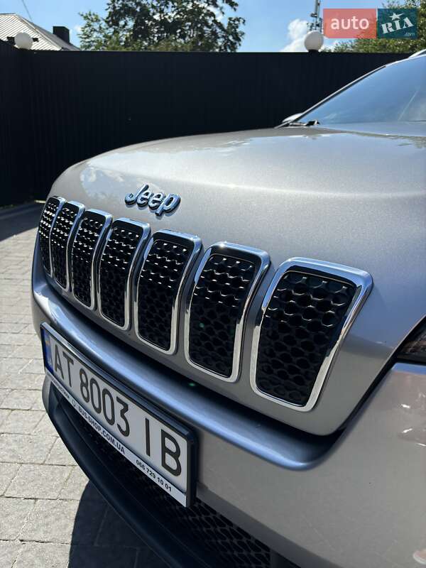 Внедорожник / Кроссовер Jeep Cherokee 2019 в Ивано-Франковске