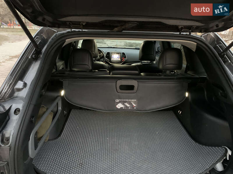 Позашляховик / Кросовер Jeep Cherokee 2013 в Полтаві фото 12 Позашляховик / Кросовер Jeep Cherokee 2013 в Полтаві