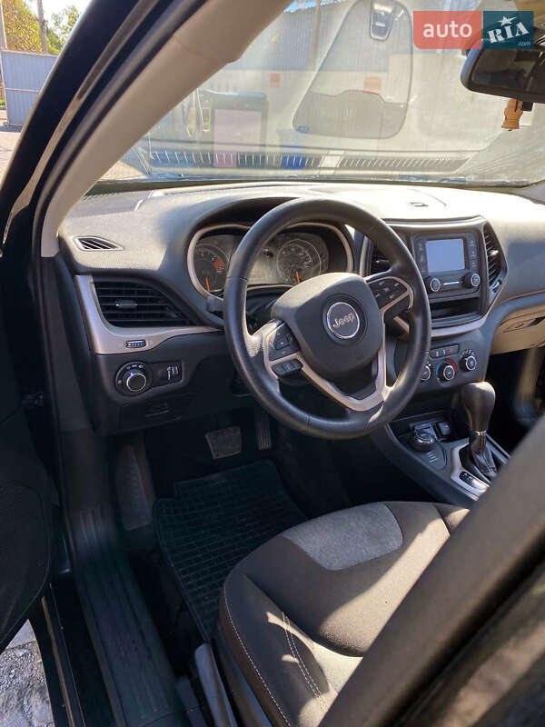 Позашляховик / Кросовер Jeep Cherokee 2016 в Одесі
