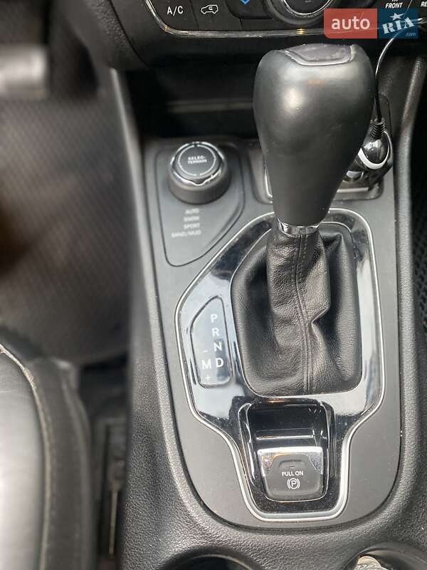 Позашляховик / Кросовер Jeep Cherokee 2020 в Кривому Розі