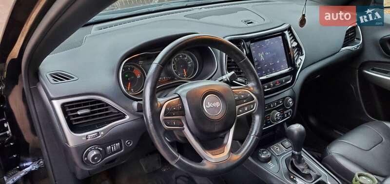 Внедорожник / Кроссовер Jeep Cherokee 2020 в Киеве