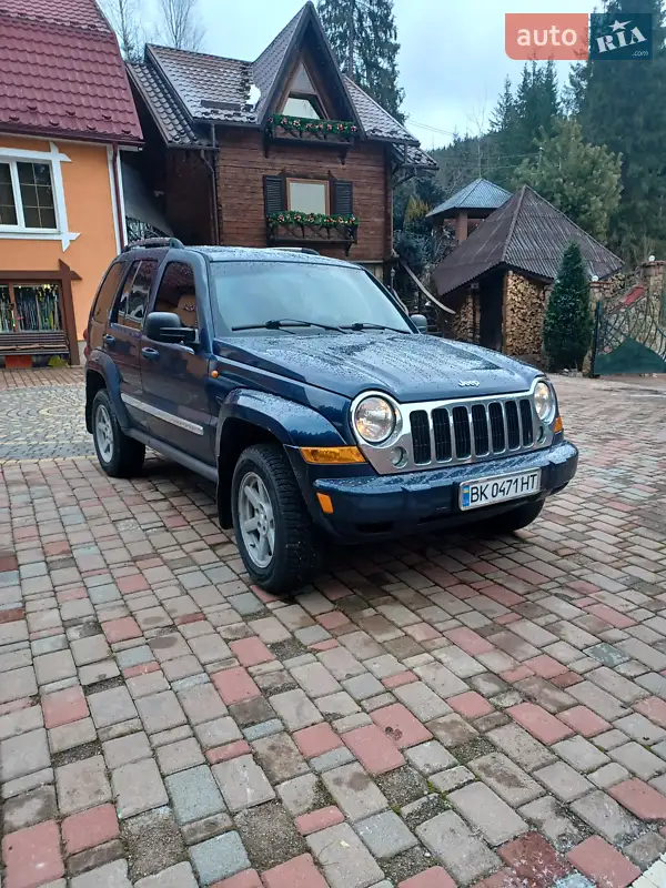 Внедорожник / Кроссовер Jeep Cherokee 2005 в 