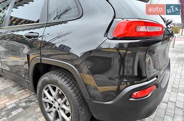 Внедорожник / Кроссовер Jeep Cherokee 2013 в Киеве