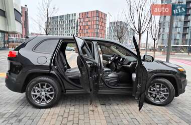 Внедорожник / Кроссовер Jeep Cherokee 2013 в Киеве