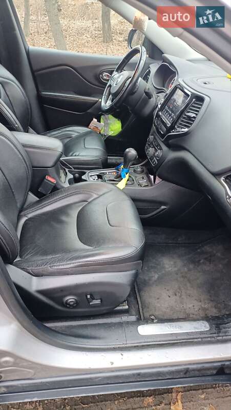 Внедорожник / Кроссовер Jeep Cherokee 2020 в Харькове