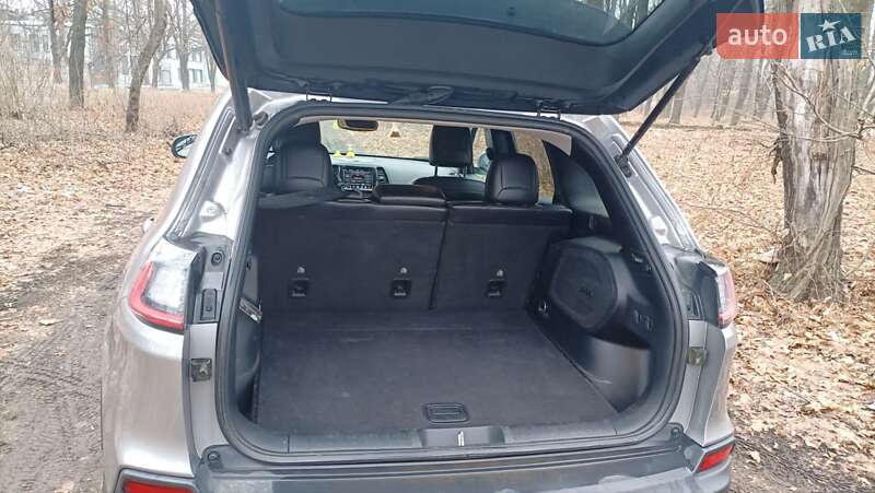 Внедорожник / Кроссовер Jeep Cherokee 2020 в Харькове