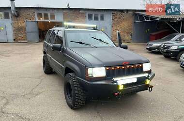 Позашляховик / Кросовер Jeep Cherokee 1995 в Іршаві