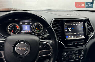 Внедорожник / Кроссовер Jeep Cherokee 2019 в 