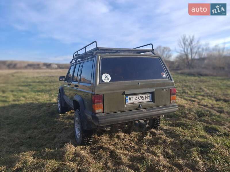 Внедорожник / Кроссовер Jeep Cherokee 1992 в Ивано-Франковске