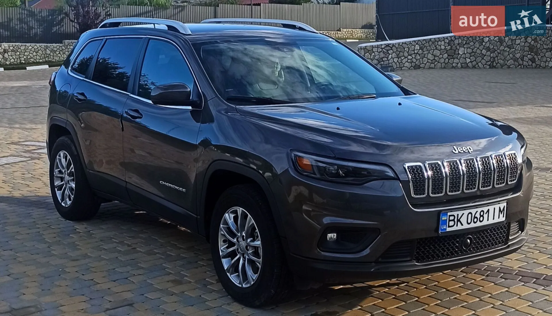 2020 Jeep Cherokee - мініатюра 3