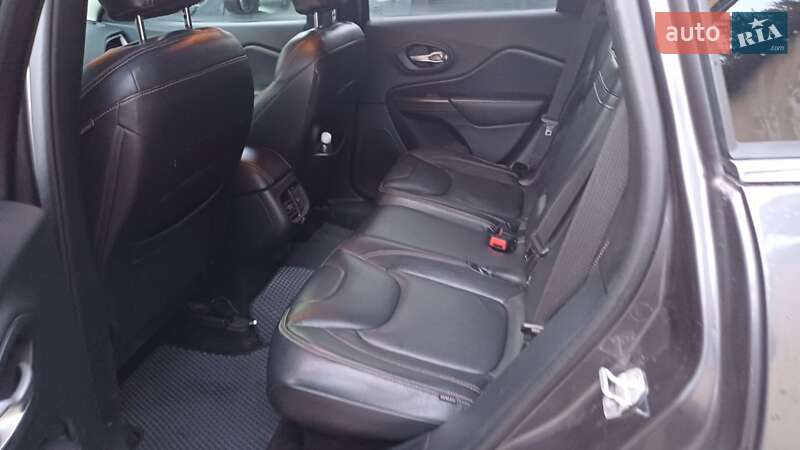 Позашляховик / Кросовер Jeep Cherokee 2016 в Києві